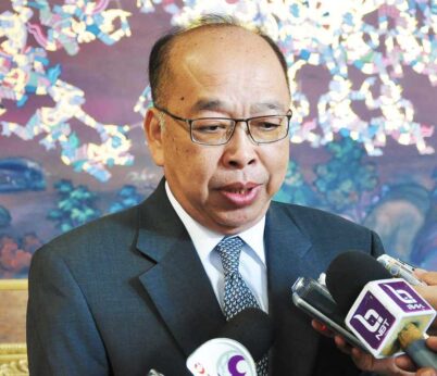 FM Surapong Tovichakchaikul: Thai people need educating that foreigners visiting Thailand should not be viewed as "targets". 