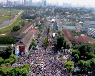Thailand anti-government, anti-democracy protests December 9, 2013
