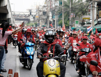 Sea of red as red-shirts encircle Bangkok