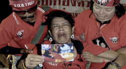 Red shirts defiant as “third hand” blamed for Thailand riots and assassination attempt (gallery)