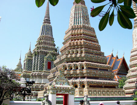 Wat Phra Chetuphon became a centre of learning from the royal decree of King Rama III